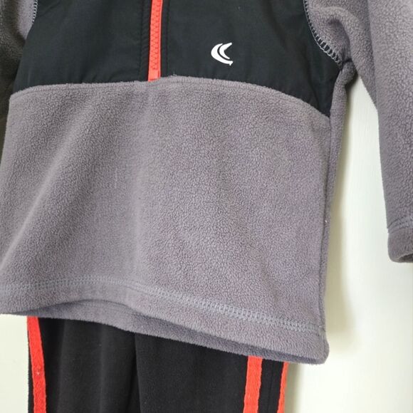 2/$15 Carters Fleece Set Size 12 M - Picture 3 of 4